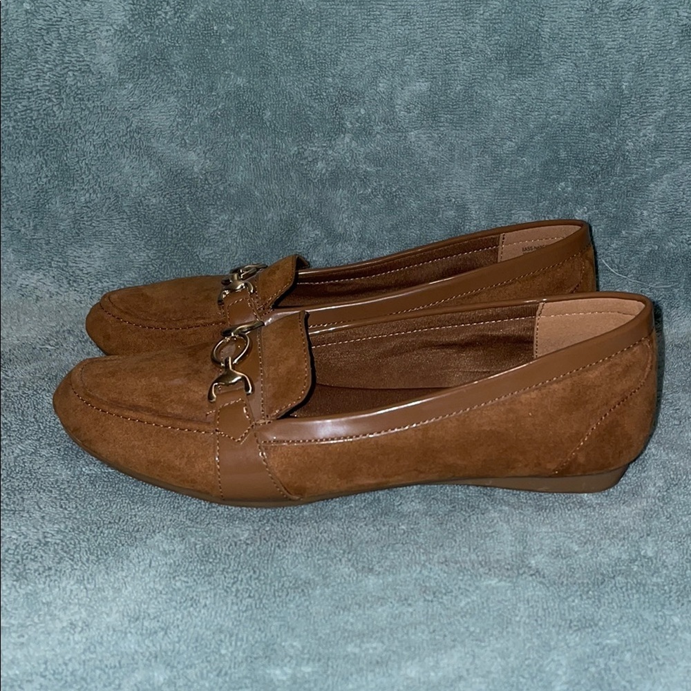 Bass Nancy Slip On Flats. Size 8. Brown W Faux Brass Buckle. Fabric Upper. - Picture 2 of 9